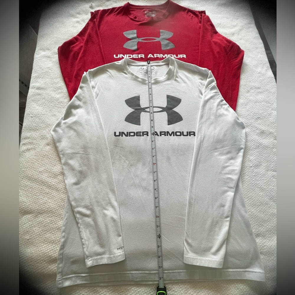 Lot of 2 Under Armor long sleeve t-shirts in great condition both large